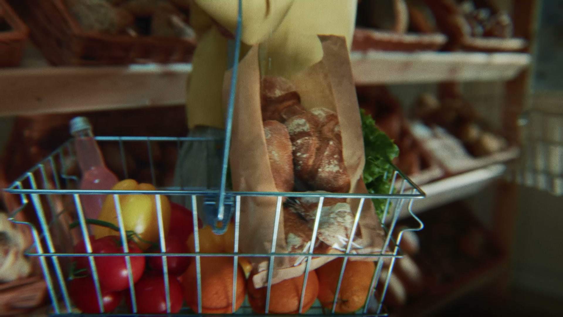 Pieczywo w koszyku na zakupach - dobry chleb ma krótki i prosty skład